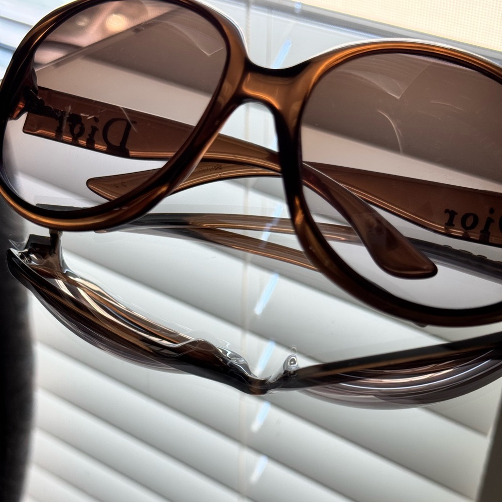 Dior Brown Gradient Oversized Square Sunglasses - Picture 6 of 8